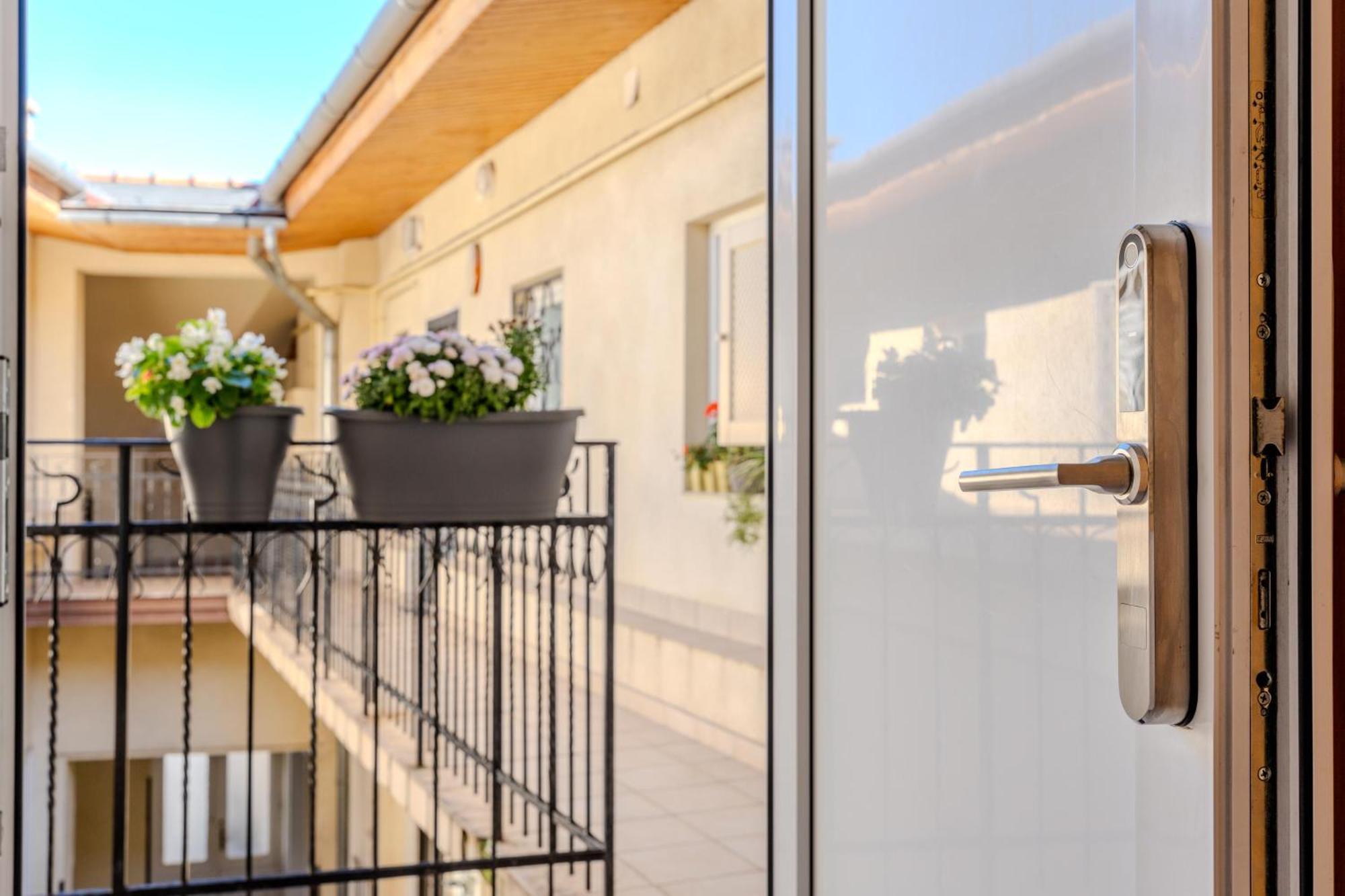 Cozy Flat In The Heart Of Buda بودابست المظهر الخارجي الصورة